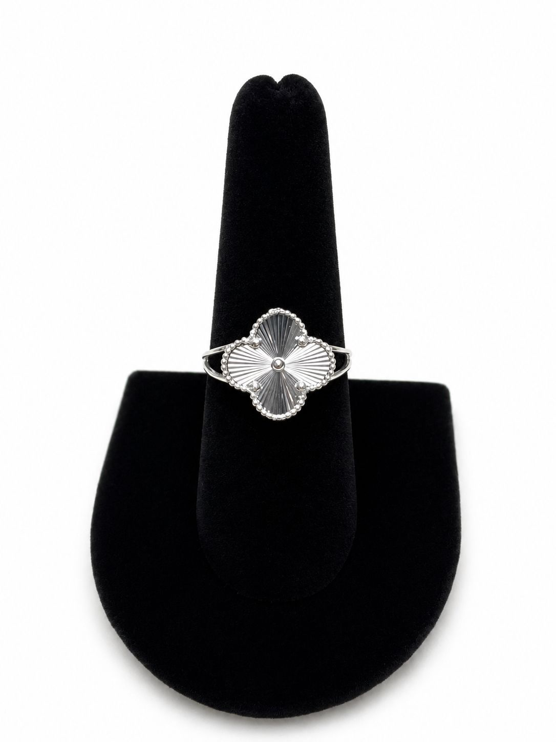Luna Clover Ring